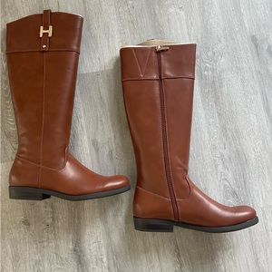 Gorgeous tall boots 👢